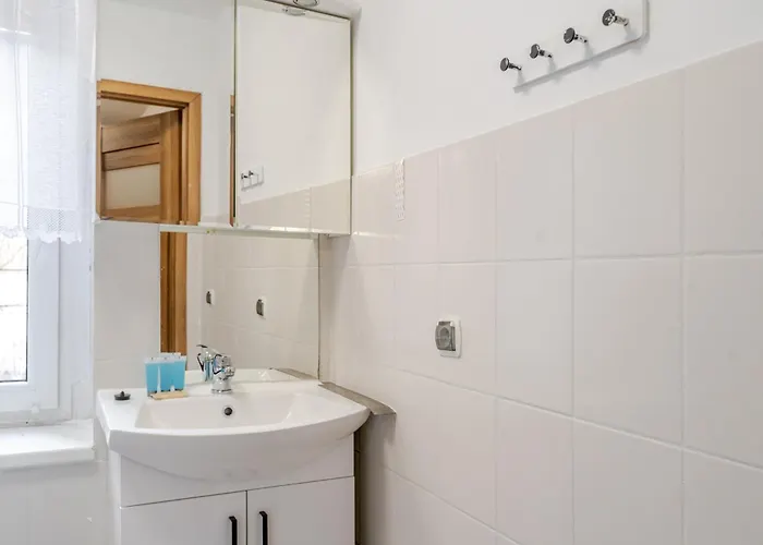 Batory Snug By Bookinghost Apartment